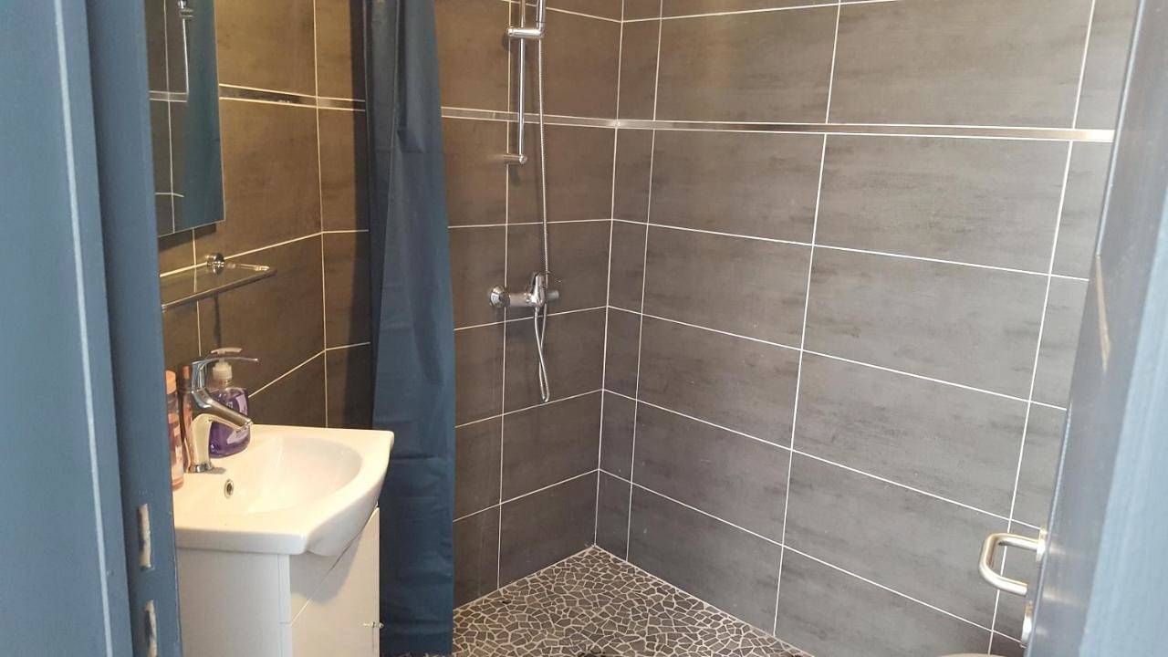 Standard Double Room with Shared Bathroom in Liège, Région de Liège