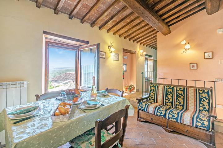 Entire apartment, La Pieve Di San Martino - Apt Melograno in Lano, Colle di Val d'Elsa