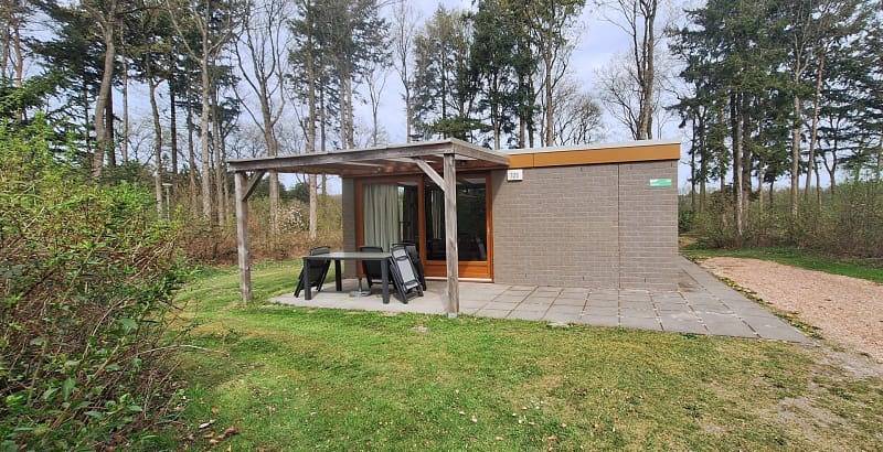 Ferienhaus für 4 Personen, mit Terrasse und Balkon/Terrasse