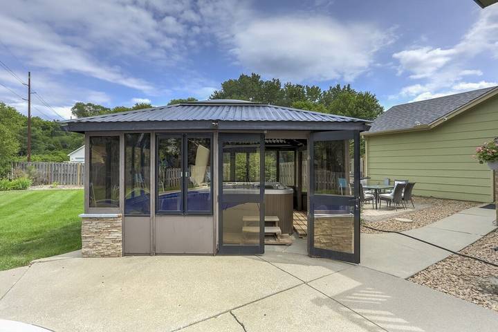 Vacation house for 8 people, with hot tub and balcony in Minnesota