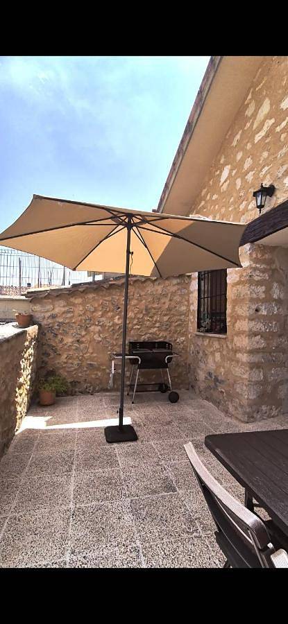 Casa rural para 5 personas, con terraza, Se admiten mascotas en Mirabueno