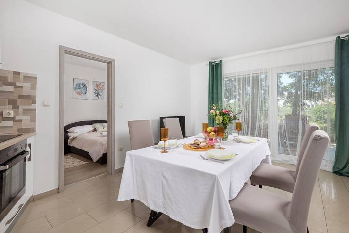 Ganze Wohnung, Ferienwohnung Mario - 4 in Malinska-Dubašnica, Krk