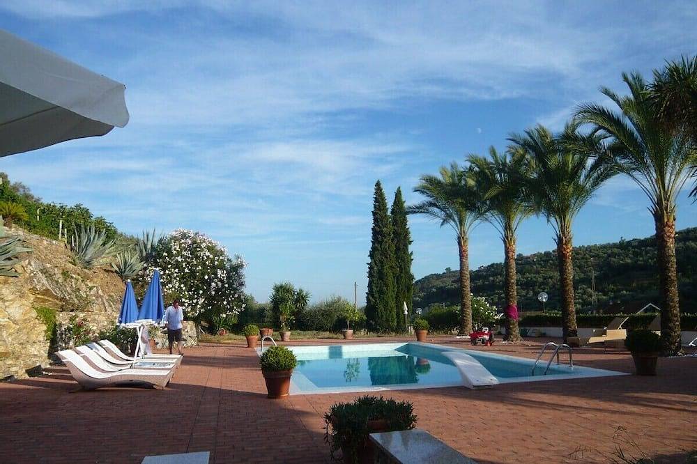 Großzügige Villa mit exklusivem Ambiente, Privatpool & Lounge Areas in Diano Castello, Riviera di Ponente