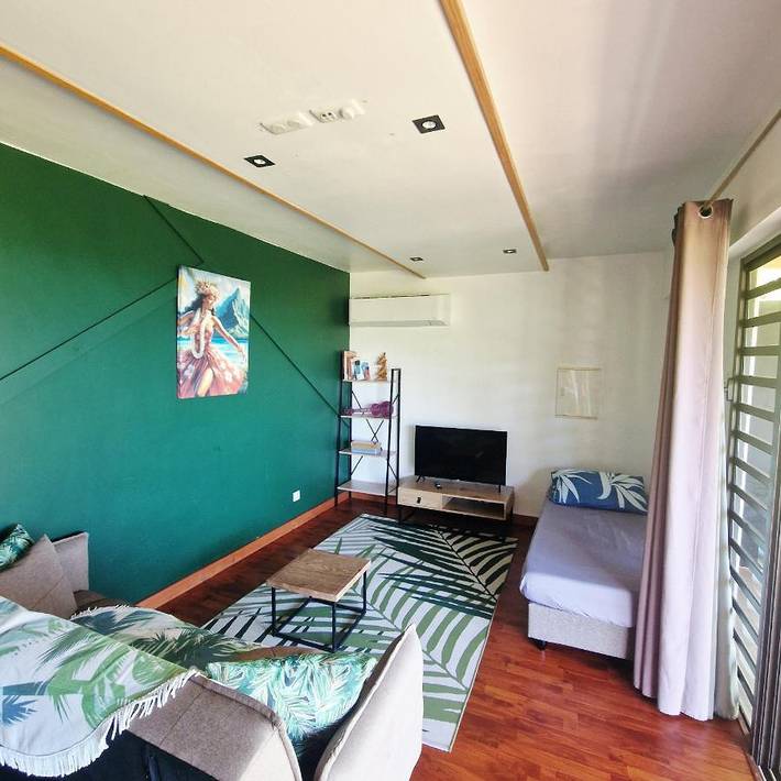 Gîte pour 3 personnes, avec jardin ainsi que vue et piscine dans Faa'a - 2