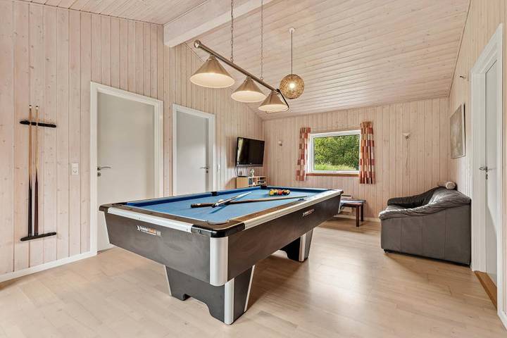 Beautiful holiday home for 8 people with games room in Blavand, Varde Region