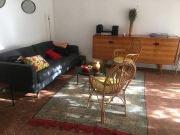 Gîte pour 5 personnes, avec jardin et terrasse à Arles