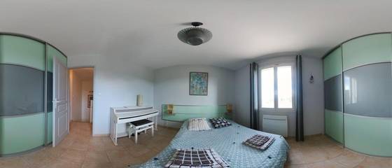 Cottage pour 8 personnes, avec terrasse ainsi que jardin et piscine à Poulx