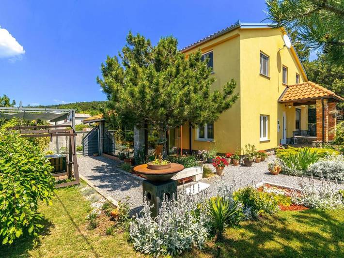 Ferienhaus für 8 Personen, mit Whirlpool und Terrasse sowie Sauna und Pool