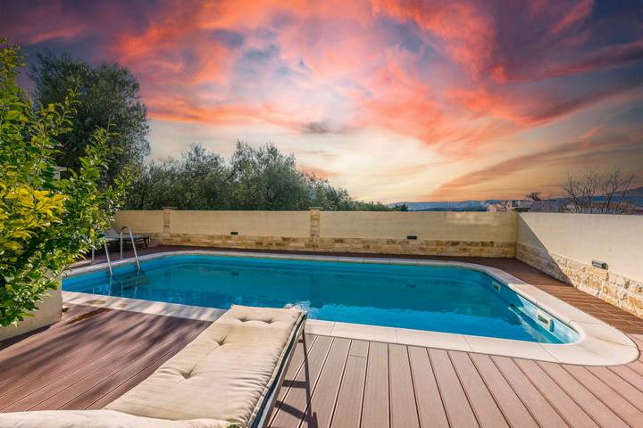 Ferienhaus für 10 Personen, mit Balkon und Whirlpool sowie Terrasse und Garten in Sveti Filip i Jakov - 2