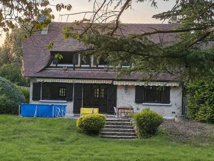 Location de vacances pour 10 personnes, avec Terrasse ainsi que Piscine et Vue dans Breuilpont