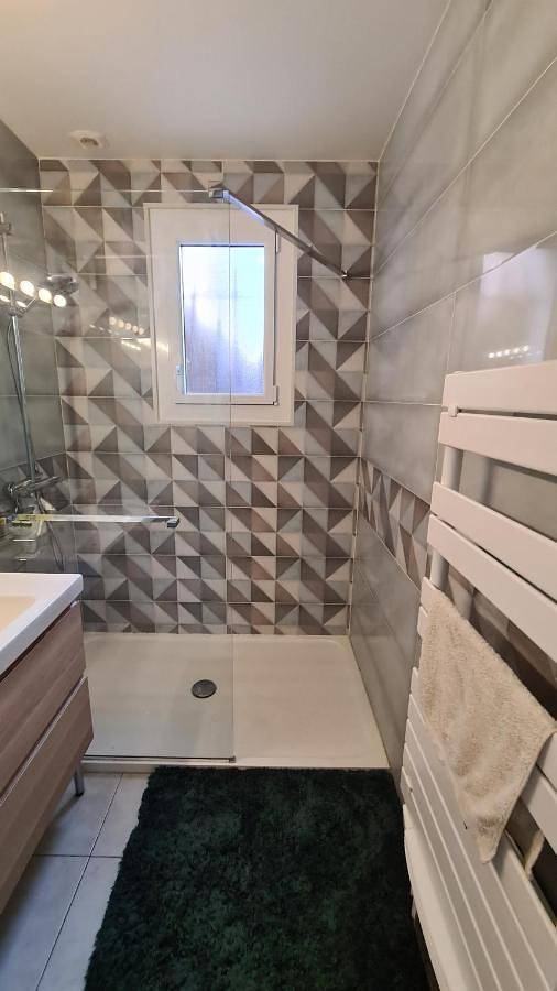 Gîte pour 4 personnes, avec vue et jardin dans Port de Kercabellec - 4