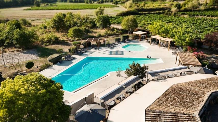 Camping pour 4 personnes, avec Piscine