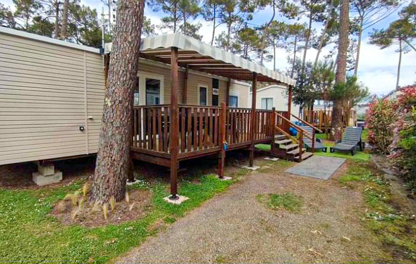 Acogedora casa móvil con piscina y WiFi - Cerca de Les Pinèdes in Saint-Julien-en-Born, Côte d’Argent