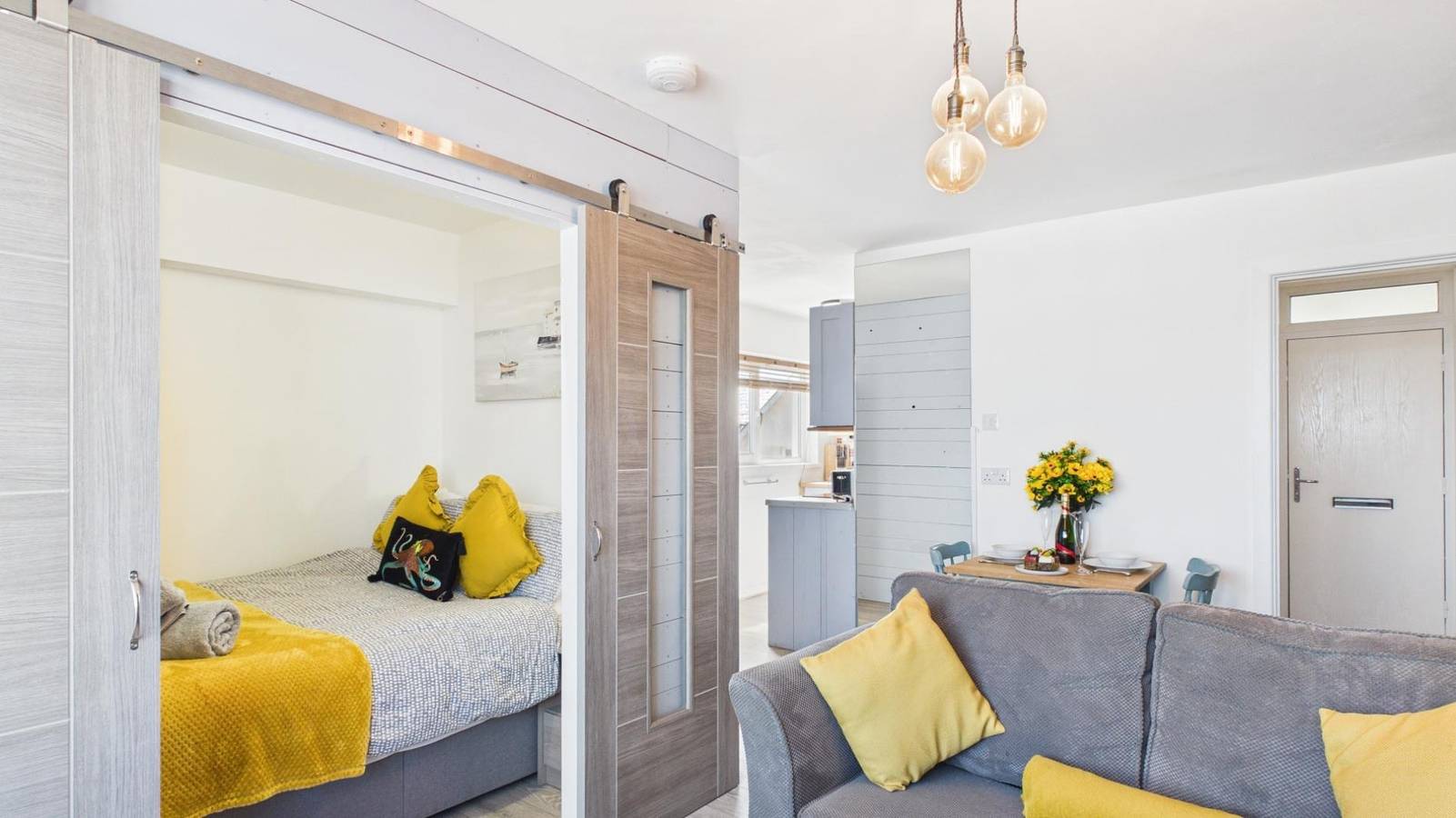Entire apartment, Driftwood Den - 1 Bedroom Apartment - Saundersfoot in Saundersfoot, Pembrokeshire