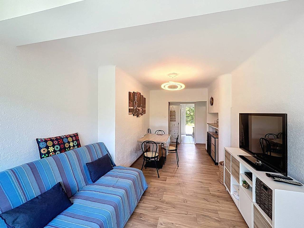 Appartement entier, Charmant T2 refait à neuf avec jardin et parking à St Cyr sur Mer, proche plage in Les Lecques, Saint-Cyr-sur-Mer