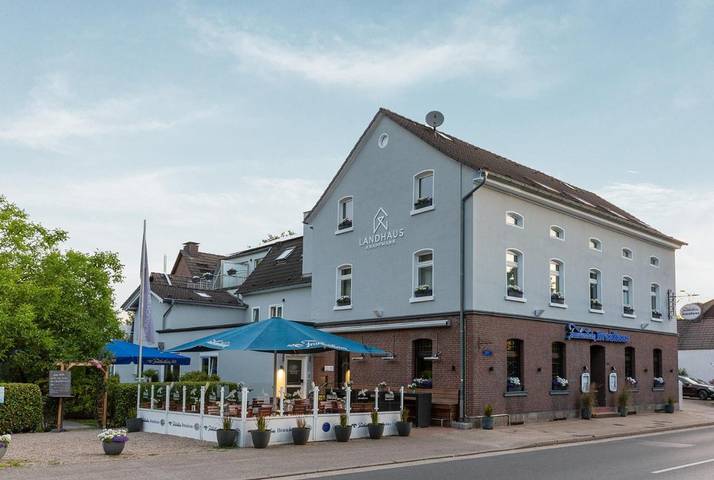 BnB, mit Terrasse und Garten in Essen