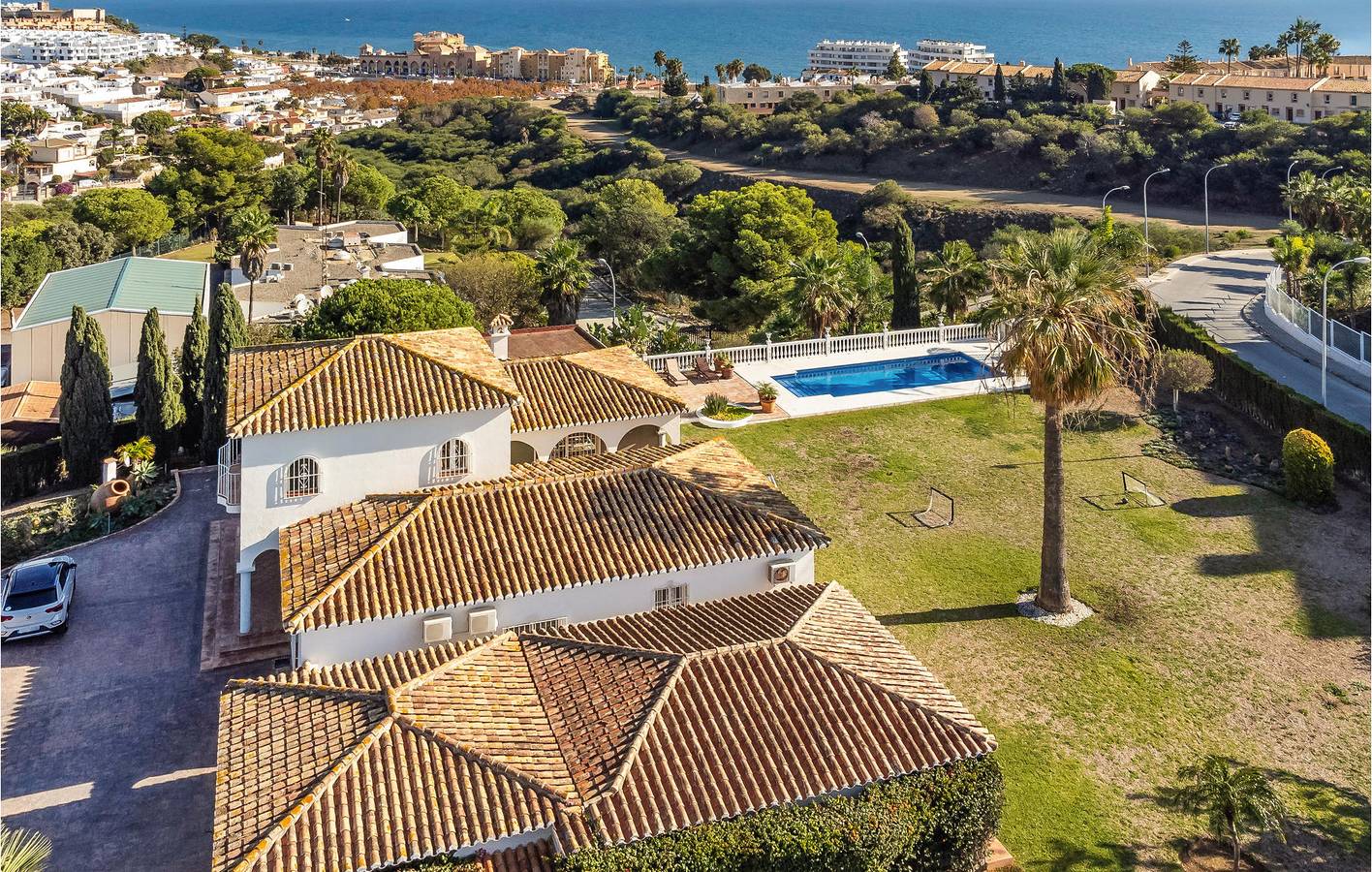 Feriehus for 14 personer med have in Mijas Costa, Mijas