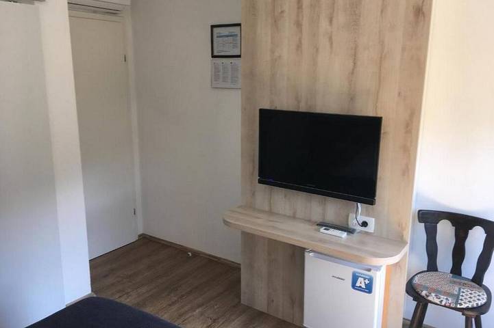 Guesthouse Family Bosnic - Duplex Family Room with Balcony - Gallery - 1 in Smoljanac, Plitvicer Seen