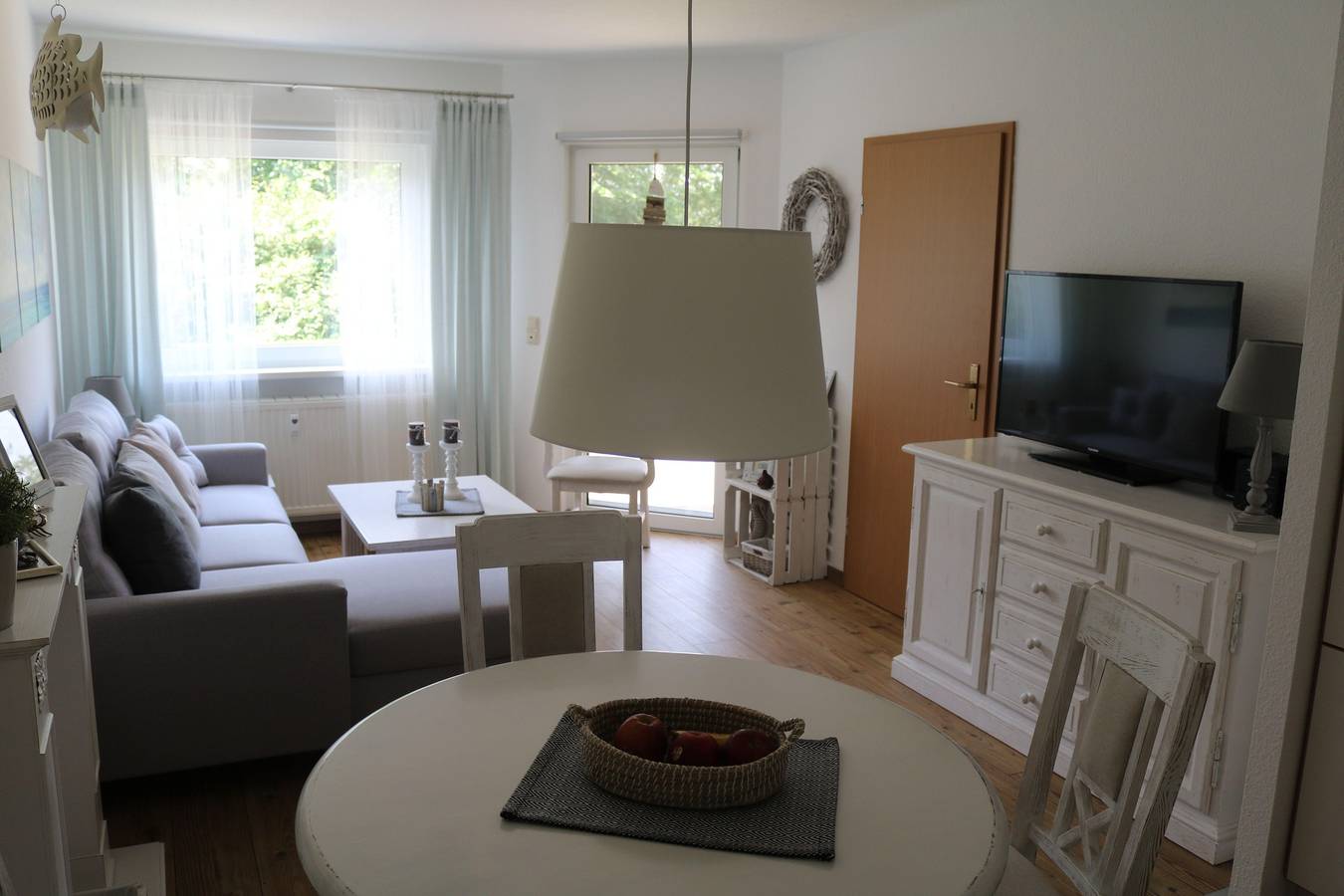 Ganze Ferienwohnung, Ferienwohnung "Moorberg" mit schöner Terrasse in ruhiger Lage in Dreschvitz, Rügen