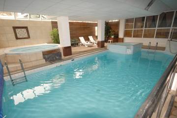 Gîte pour 4 personnes, avec terrasse dans Gourette