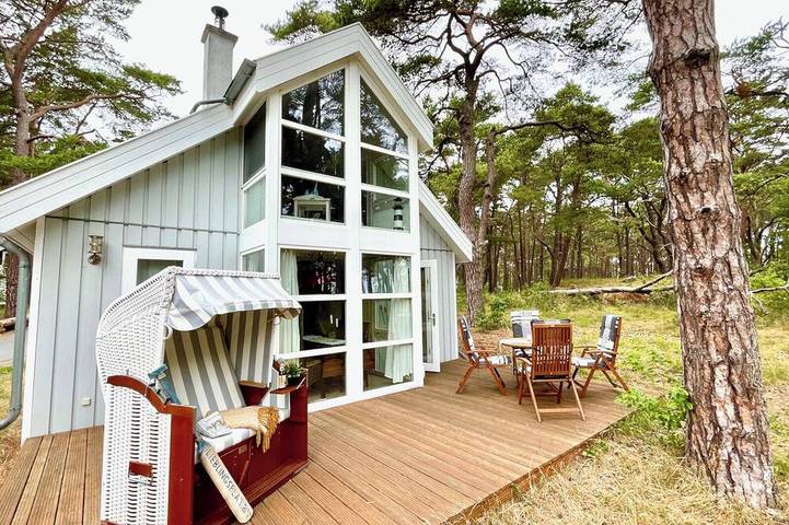 Ferienhaus am Strand für 6 Personen, mit Terrasse und Sauna sowie Whirlpool auf Rügen