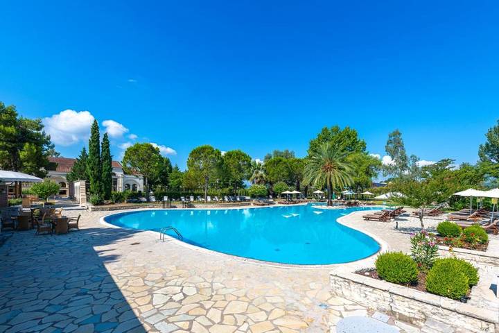 Hôtel pour 3 personnes, avec jardin ainsi que piscine et terrasse à Arta - 4