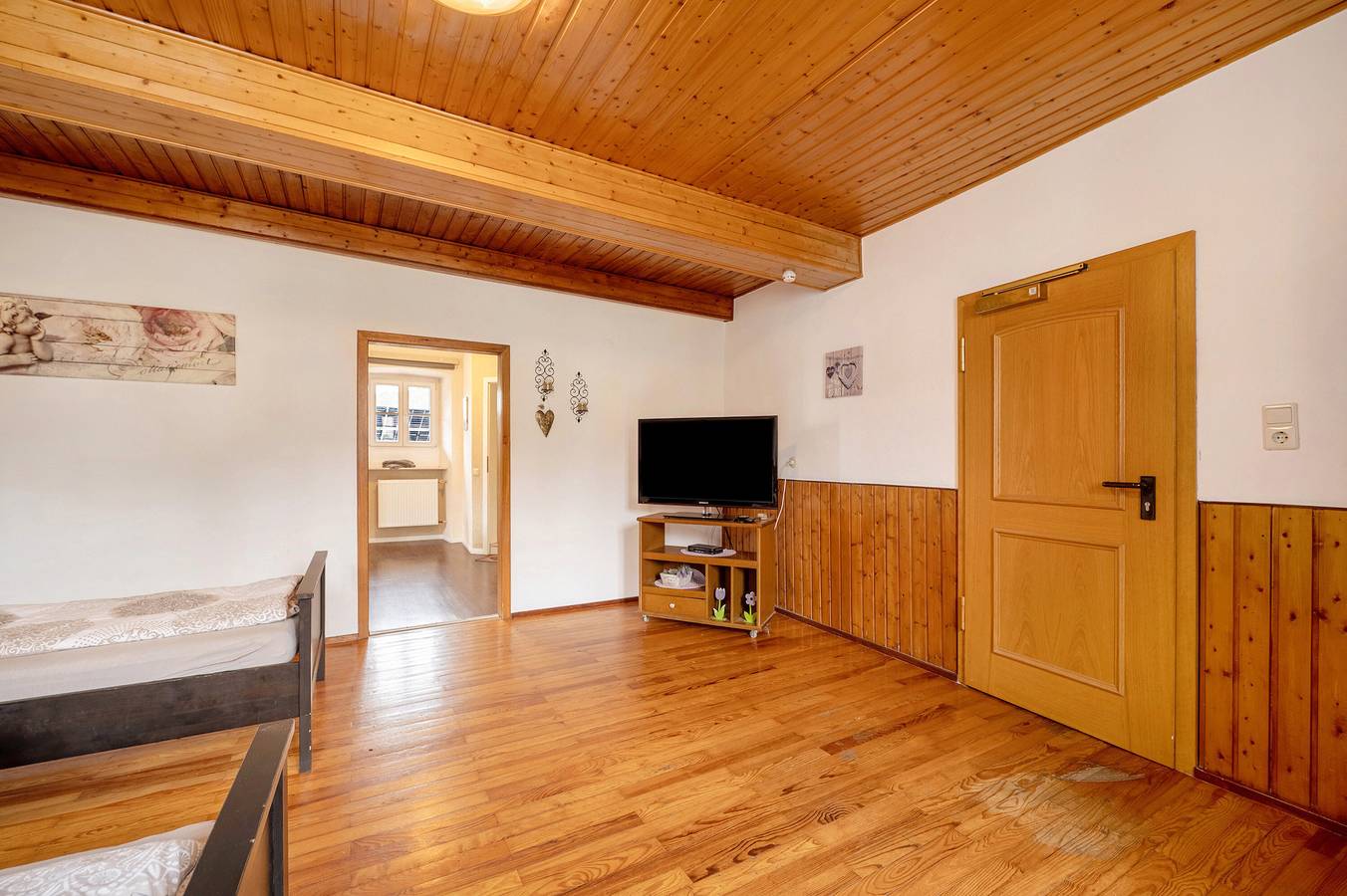 Entire apartment, Apartment '8' with Shared Garden and Wi-Fi in Thaleischweiler-Fröschen, Palatinate