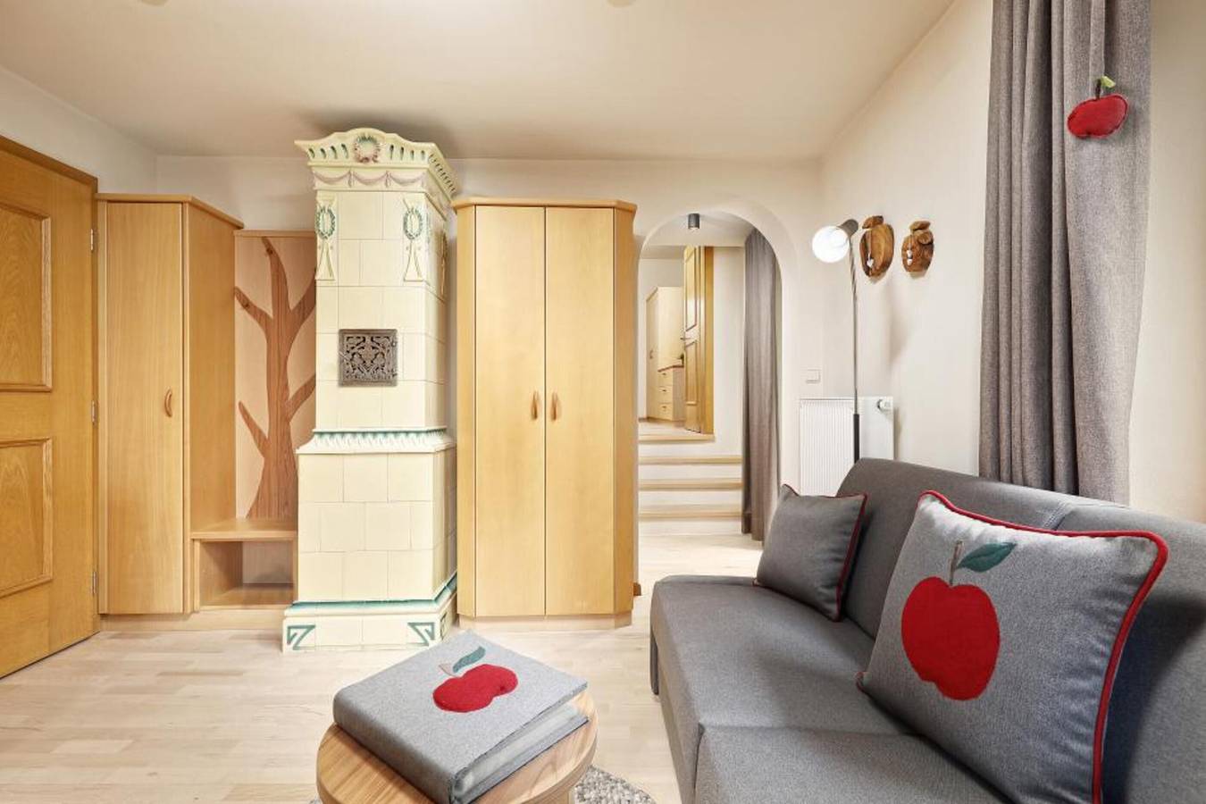 Entire apartment, Apartment 'Stöckerhof  Apfel' with Mountain View, Shared Pool and Wi-Fi in Merano, Sarntal Alps