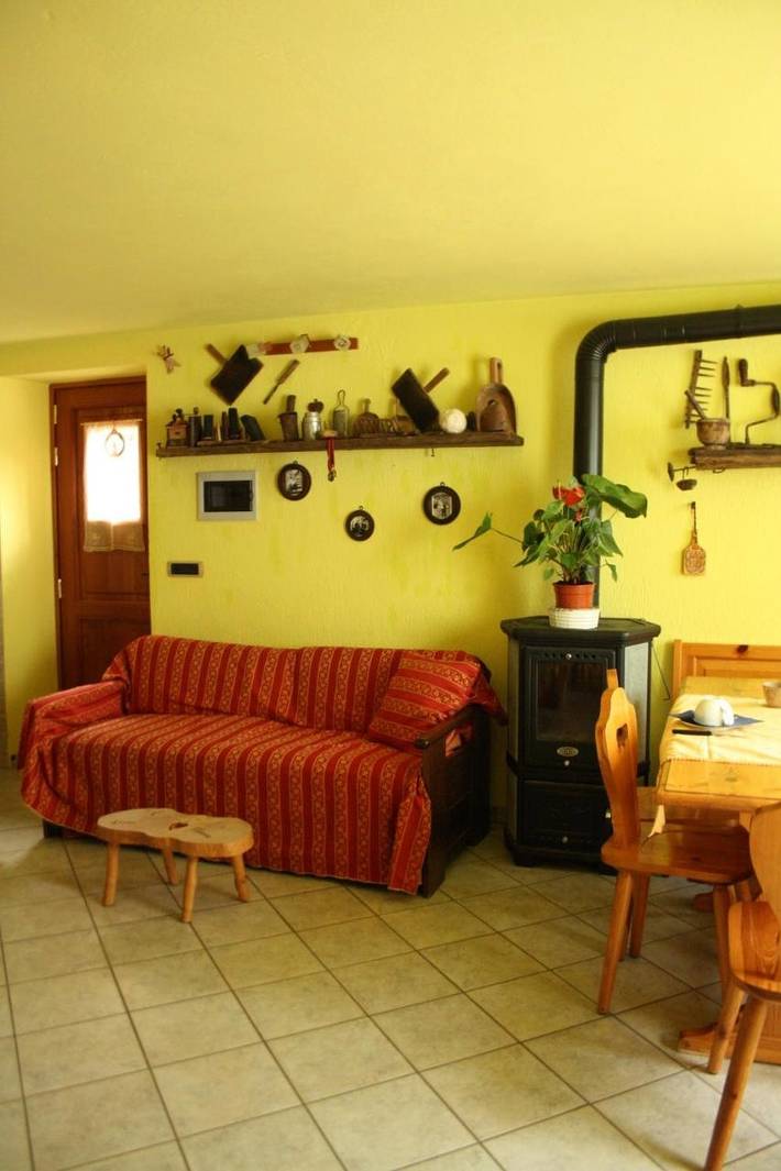 Chambre d’hôte pour 3 personnes, avec Balcon et Terrasse ainsi que Jacuzzi et Jardin à Valprato Soana