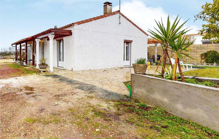 Location de vacances pour 5 personnes, avec jardin et terrasse à Médis