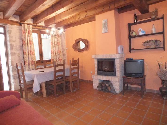 Casa rural para 10 personas, con balcón en Comarca de Riaza - 4