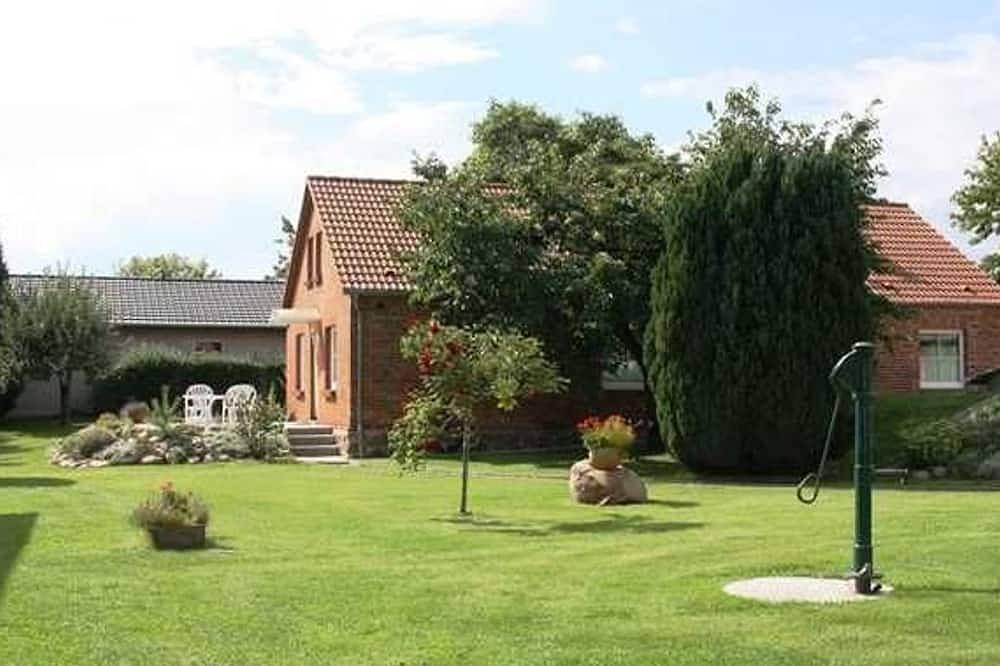 Ganze Wohnung, Ferienwohnung 1 - Steinhäuser, Sabine in Barkow, Barkhagen