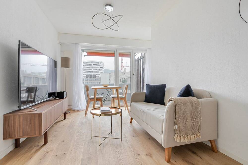 Appartement entier, Blueground | Dur, balcon, près de Lindenhof in Zurich, District de Zurich