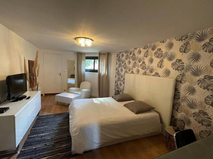 Chambre d’hôte pour 2 personnes, avec jardin ainsi que terrasse et piscine à Montrabé
