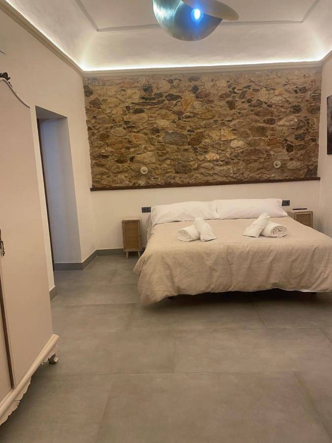 Casa rural para 2 personas, con terraza además de piscina y jacuzzi en Las Villuercas - 3