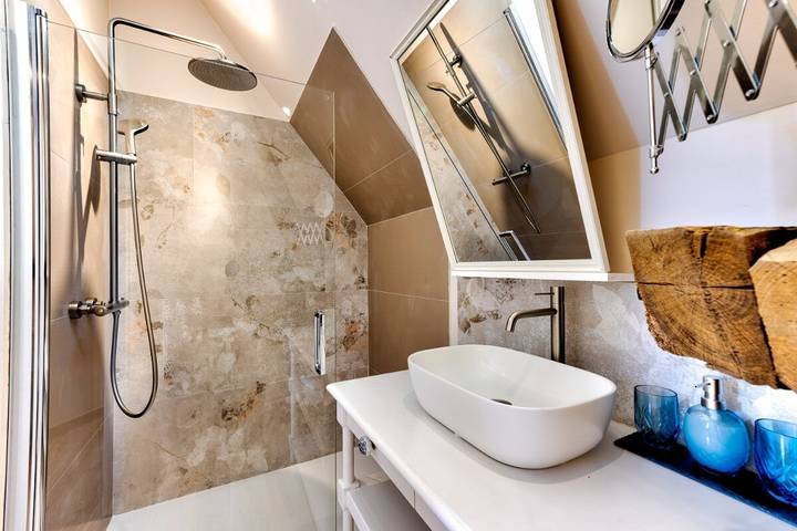 Location de vacances pour 2 personnes, avec jardin et piscine à Rouffignac-Saint-Cernin-de-Reilhac - 4