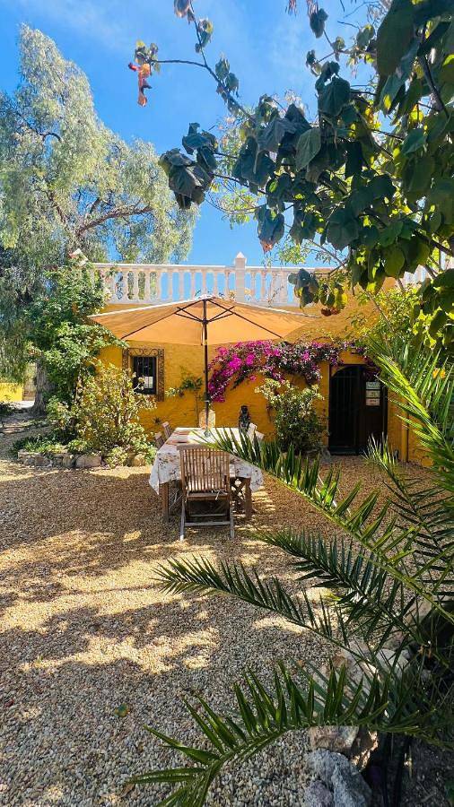 Casa para 3 personas, con jardín además de vistas y piscina en Mojácar