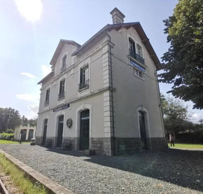 Gîte pour 15 personnes, avec jardin et terrasse