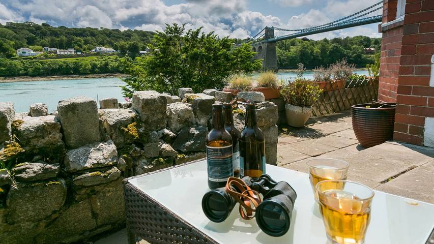 Cottage for 7 people, with View in Menai Bridge