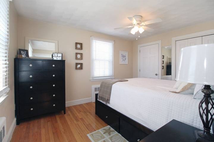 Vacation rental for 8 people, with terrace and yard in Middletown