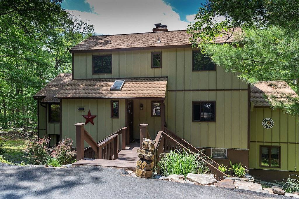 Riesige 3000sqf Creek Front - 8 Personen Whirlpool, Feuerstelle / Terrasse, Ski Hill in Saw Creek, Pike County