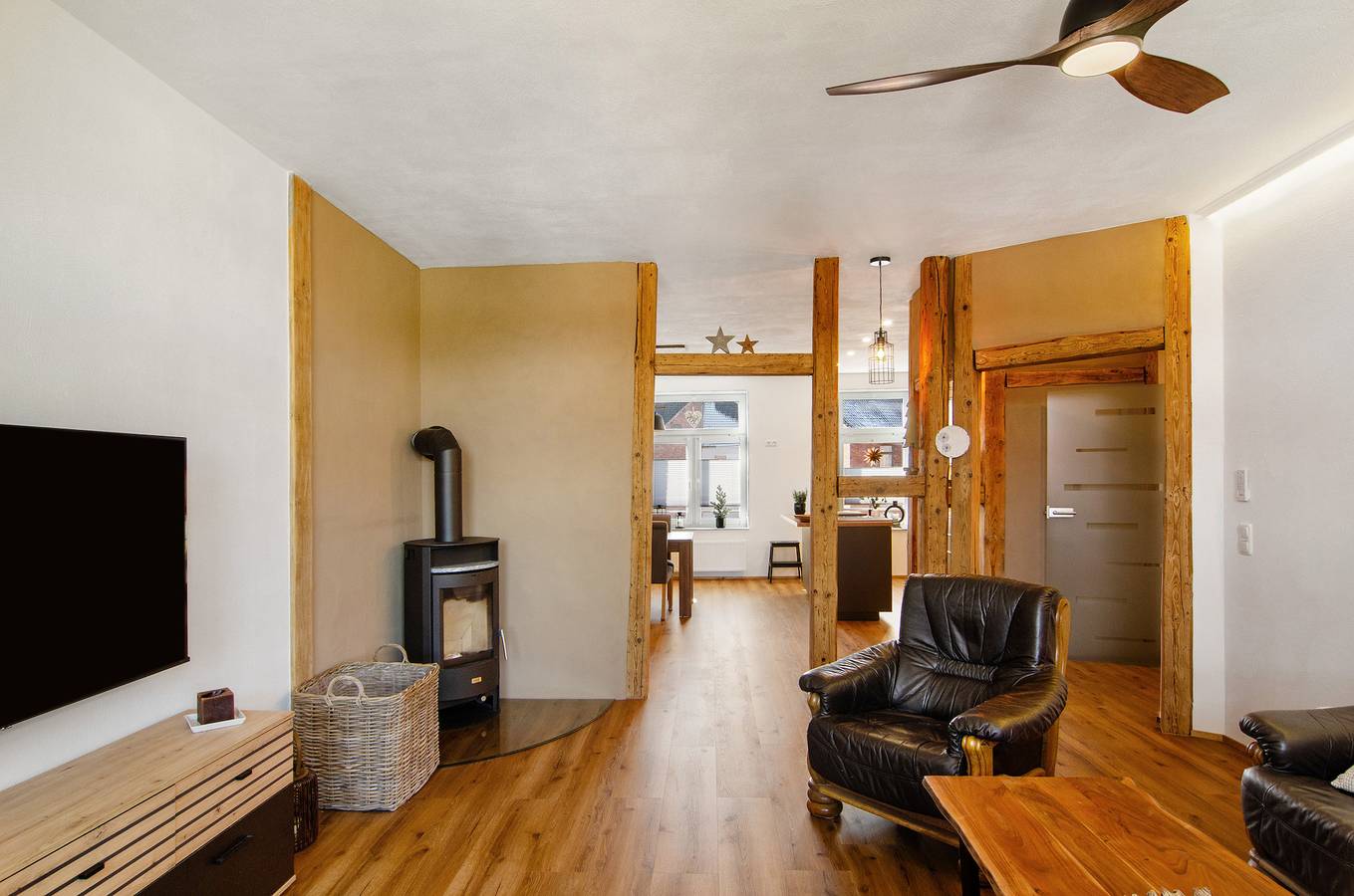 Ganze Wohnung, Ferienwohnung Eichendorff" mit Balkon und Wi-Fi in Nordhausen, Harzvorland