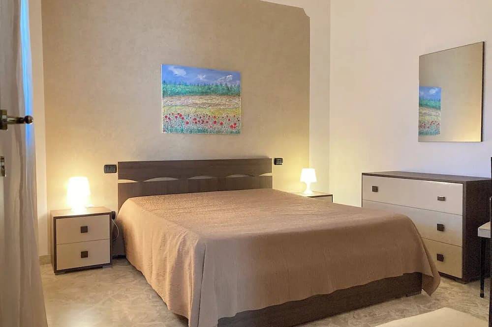 Villa with private access to the sea in Trani, Barletta-Andria-Trani