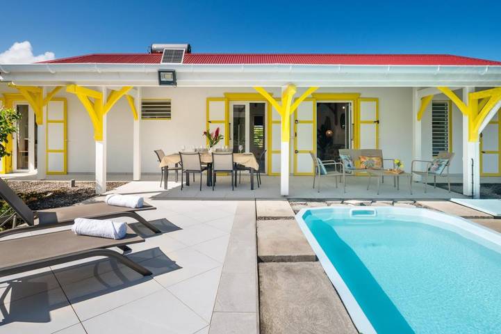 Location de vacances pour 6 personnes, avec jardin et piscine dans Saint-Louis (Marie-Galante)