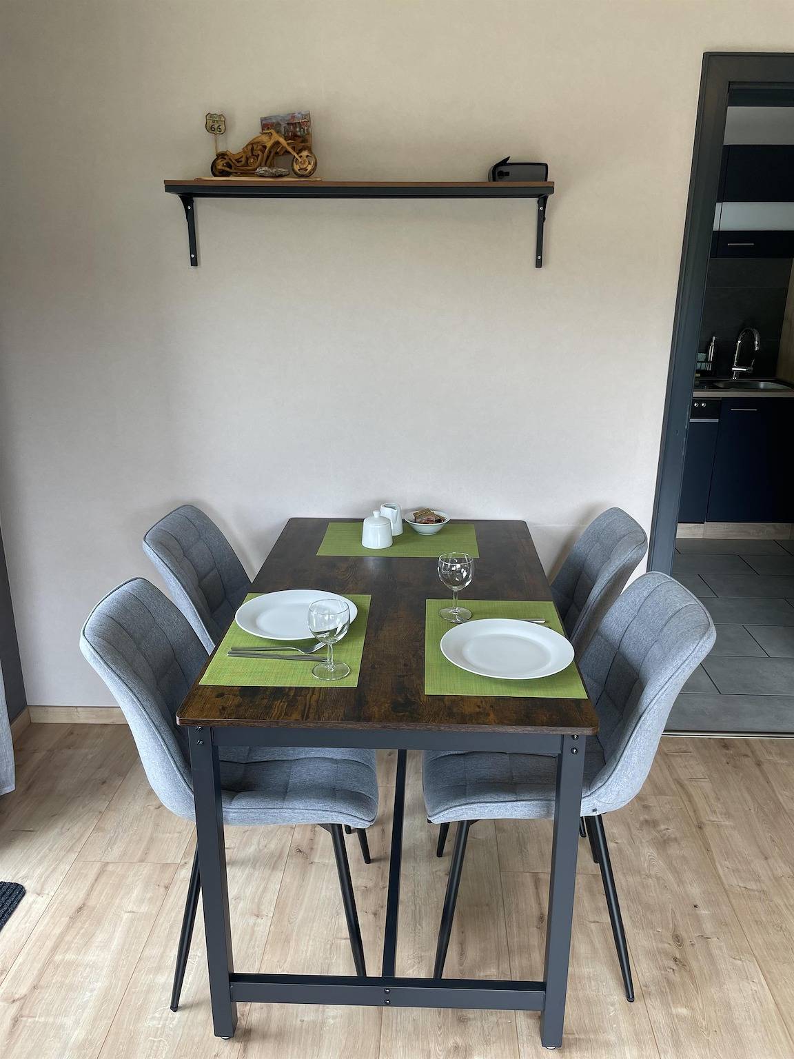 Apartamento vacacional entero, Appartement/Fewo, Dusche, Wc, Terrasse in Hausen (Wied), Middlerhine