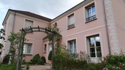 Cottage pour 2 personnes, avec terrasse ainsi que jardin et piscine dans Saint-Augustin (Seine-et-Marne)