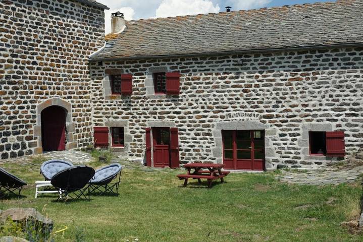 Location de vacances pour 4 personnes, avec jardin et vue, animaux acceptés à Les Vastres - 2