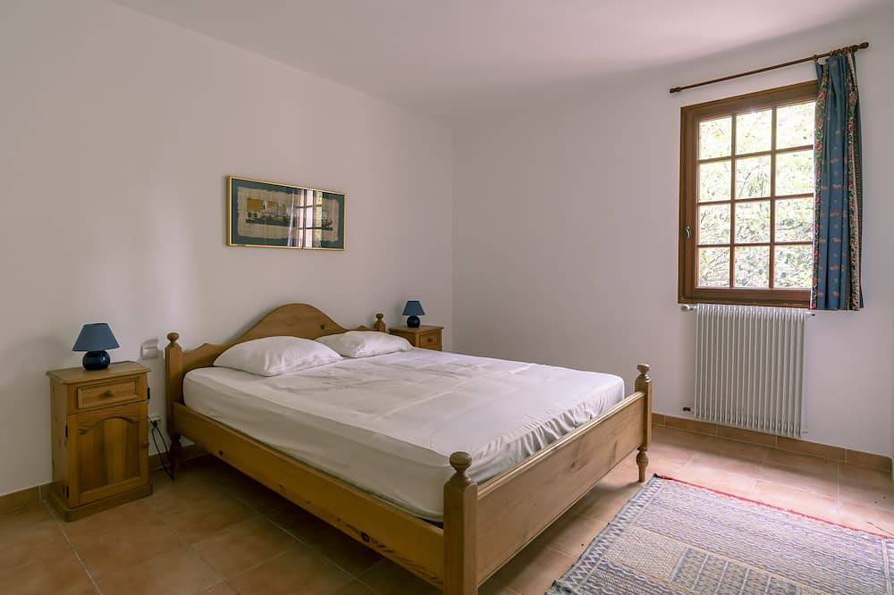 5 bedroom private vacation home in eyragues in Eyragues, Region de Arles