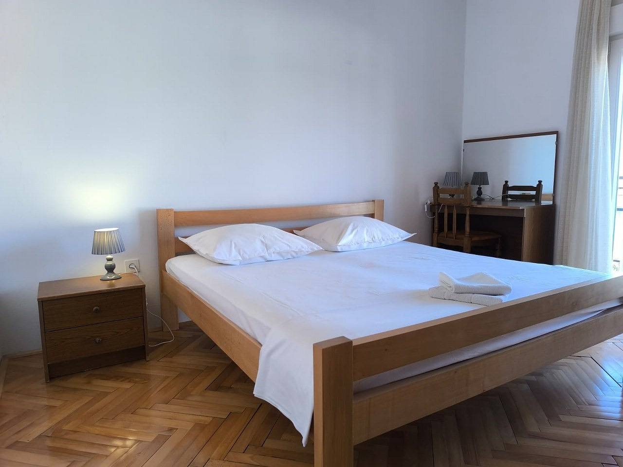 Ganze Wohnung, Ein-Schlafzimmer Apartment mit Meerblick in Primosten, Šibenik-Knin