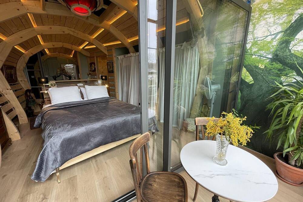 Artistic Cottage with Air Conditioning and Terrace in Savonnières in Savonnières, Tours region